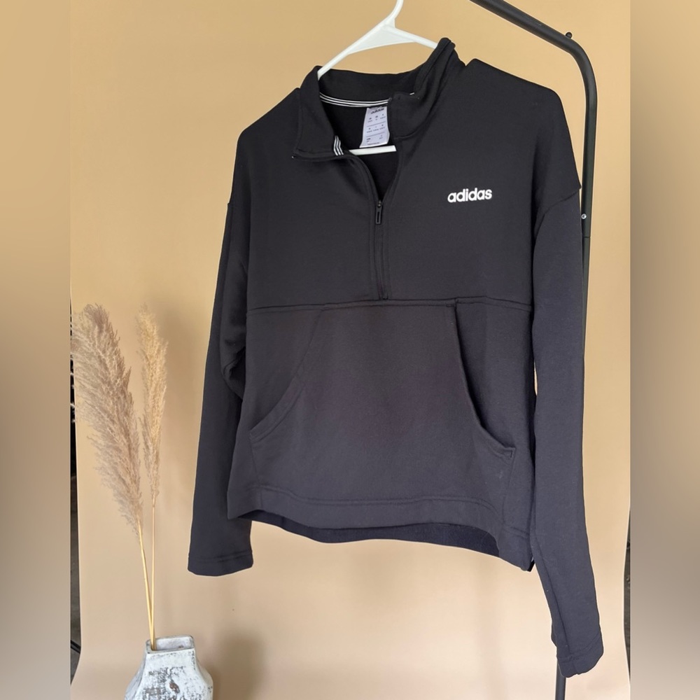 Adidas cropped 1/4 zip pull over with pockets